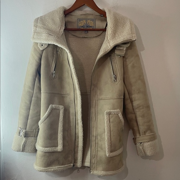 Y2K Steve Madden Tan Teddy Jacket with Cream Details - Picture 2 of 8